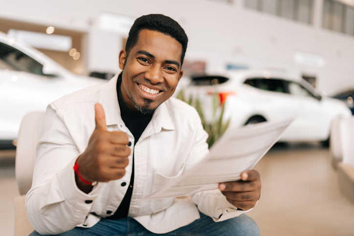 happy customer getting car fixed with extended warranty