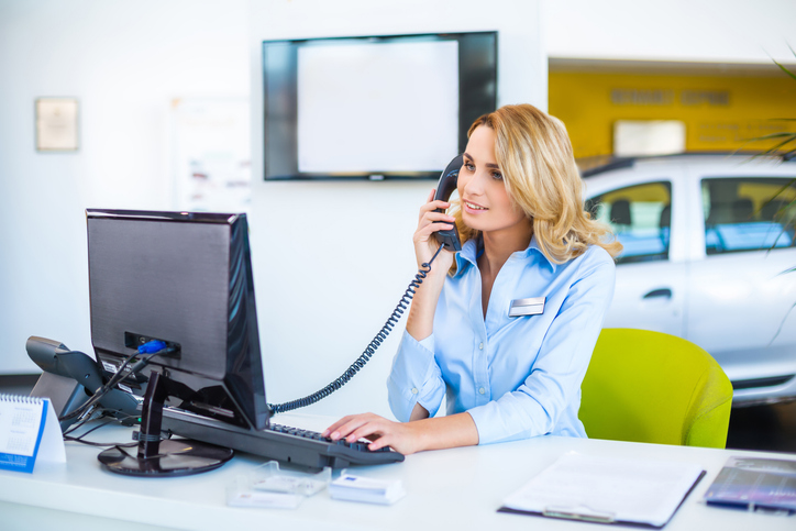 service advisor at dealership